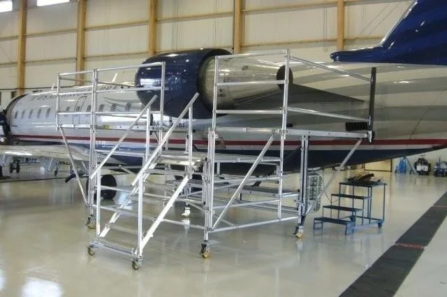 Upright aviation maintenance access platform